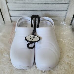New Anywear White Clogs Shoes 7